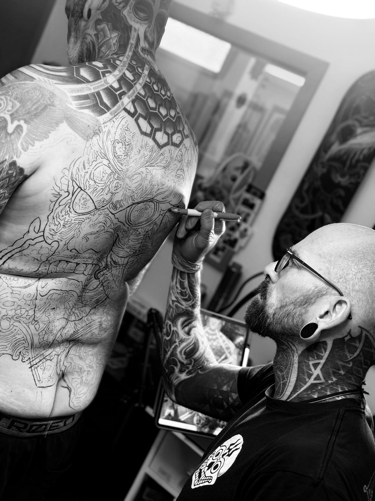 Ing. Paul Pirouc — Experte für Maschinenkunde und Tattooflow